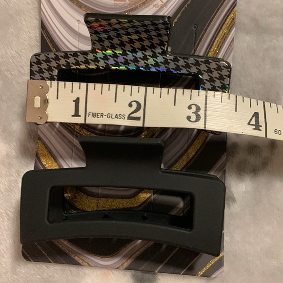 Hair Clips in Hounds Tooth Pattern & Black Matte Colors 2 pack NWT - Picture 6 of 6